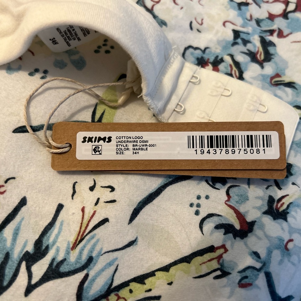 2 new Skims bras 34H